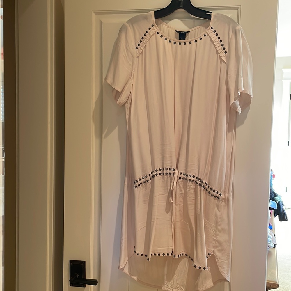 Grommet dress. Coverup. Belted waist. Shirt dress. Trendy grommets. US 12